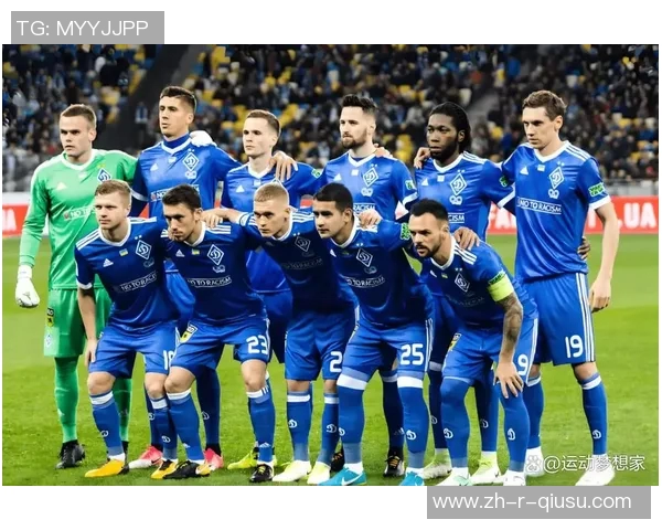 现代著名足球球星的荣耀之路与绿茵赛场辉煌瞬间